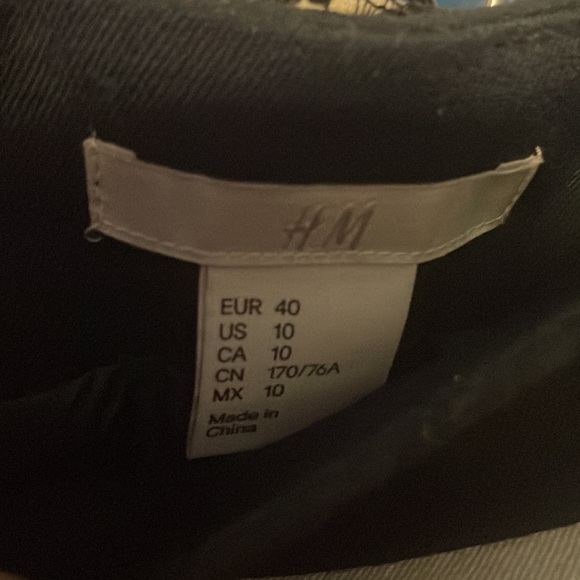 H&M - Picture 2 of 2
